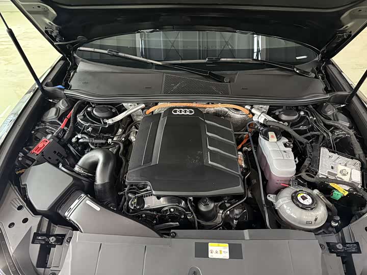Audi A6L 2020 55 TFSI e quattro — фото 2