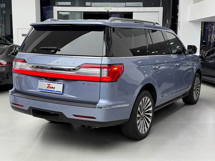 Lincoln Navigator — фото 15
