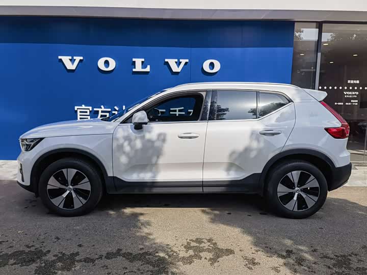 Volvo XC40 2024 B 3 — фото 3