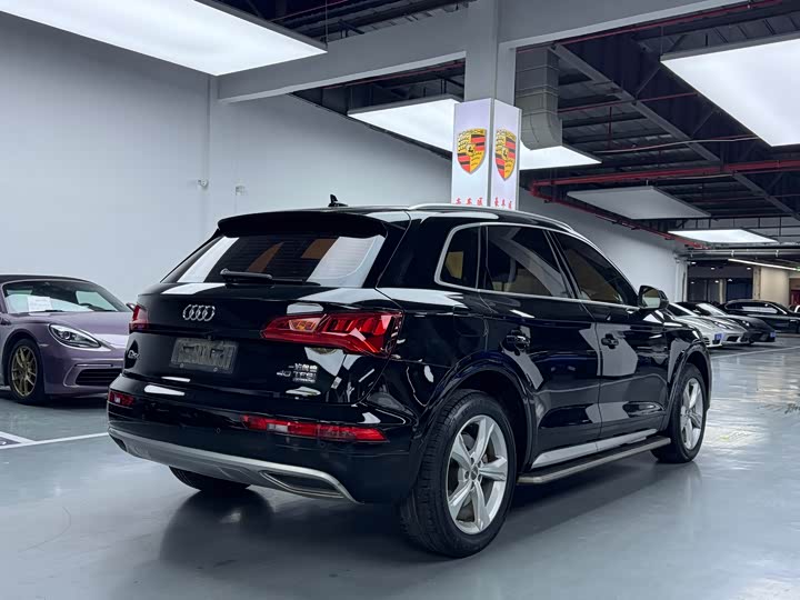 Audi Q5L 40 TFSI базовая — фото 18
