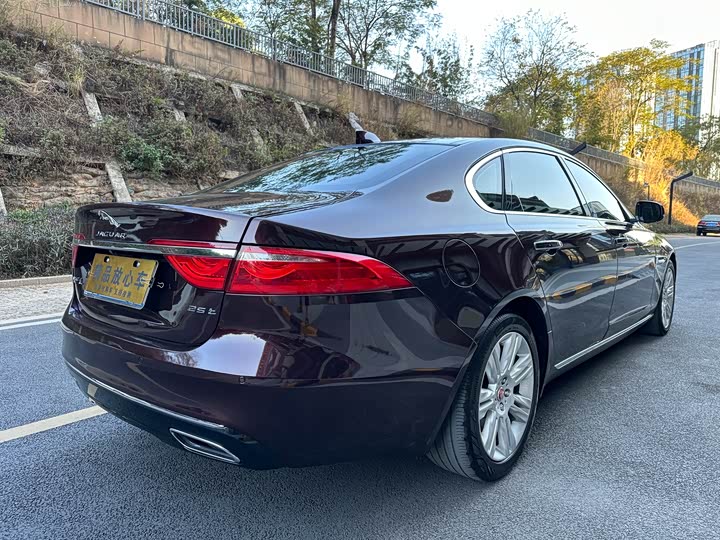 Jaguar XFL 2018 XFL 2.0 T 250 PS — фото 5