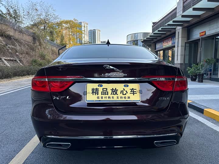 Jaguar XFL 2018 XFL 2.0 T 250 PS — фото 6