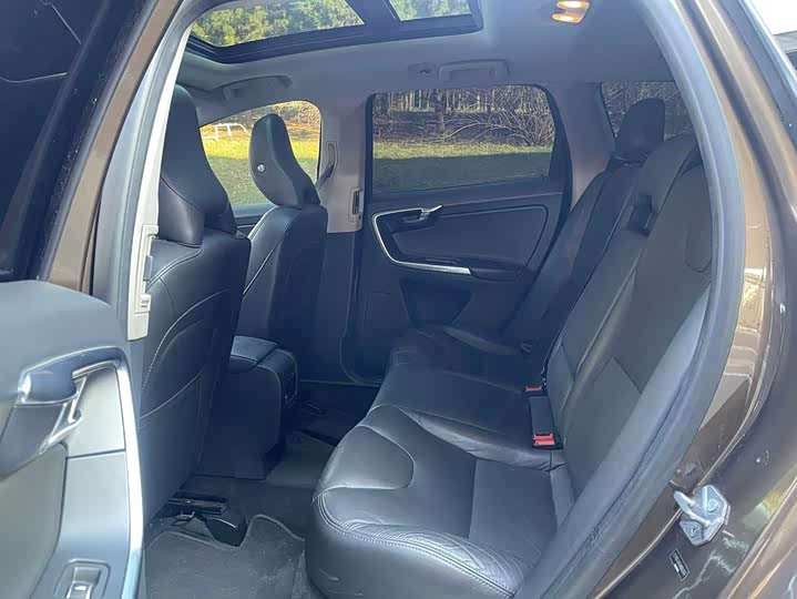Volvo XC60 2017 T 5 — фото 10