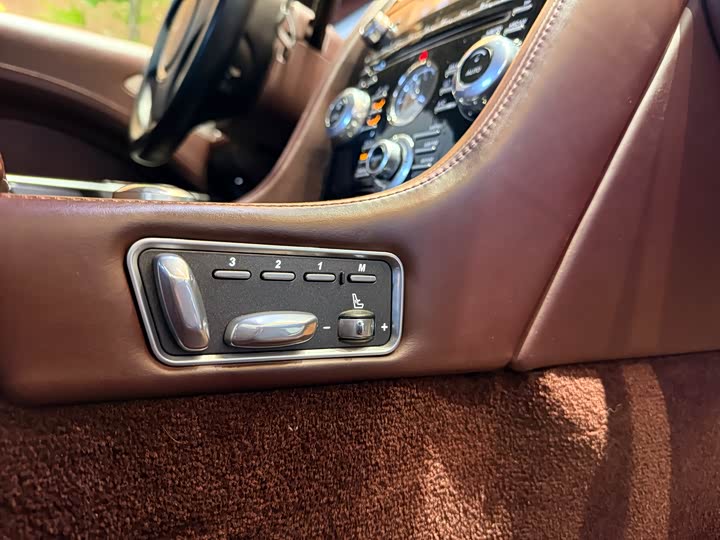Aston Martin Rapide 2013 6.0 L S — фото 8