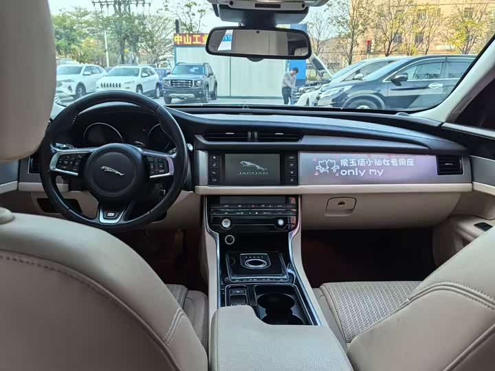 Jaguar XF 2016 XF 2.0 T 2 WD — фото 7
