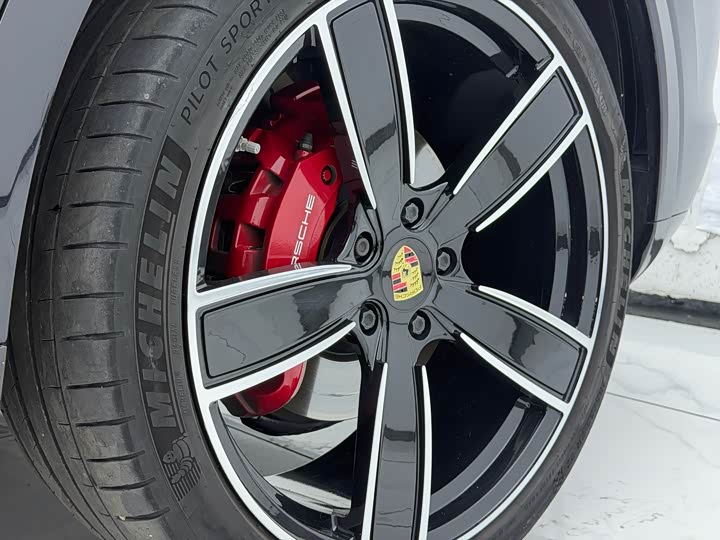 Porsche Cayenne 2018 Cayenne 3.0 T — фото 32