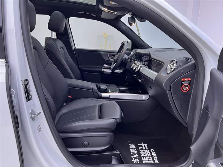 Mercedes-Benz GLB 2021 GLB 200 — фото 19