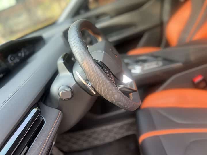 Changan UNI-V 2024 1.5 T Sport — фото 9