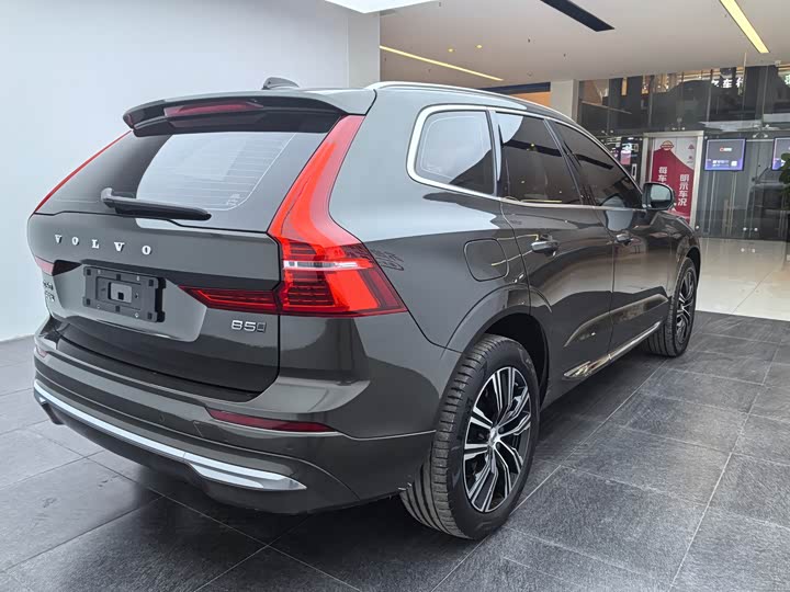 Volvo XC60 2022 B 5 4 WD — фото 10
