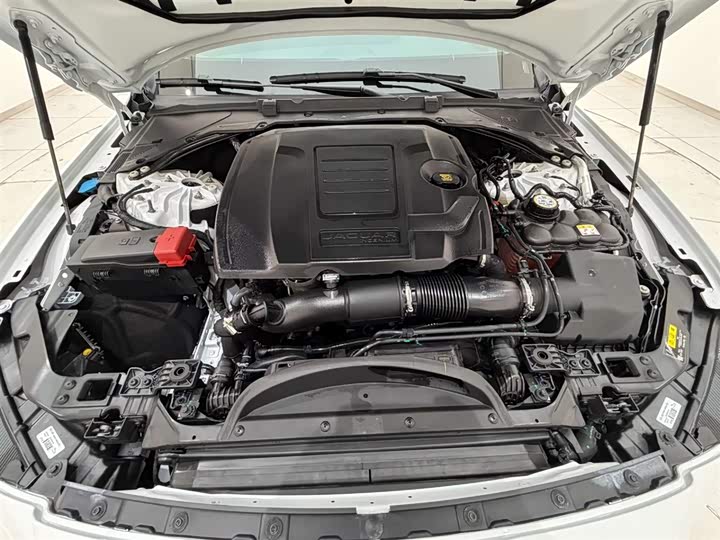 Jaguar XFL 2023 XFL 2.0 T P 200 2 WD — фото 18