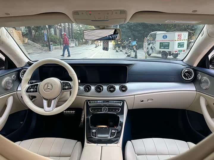 Mercedes-Benz E-Class 2017 E 200 — фото 5