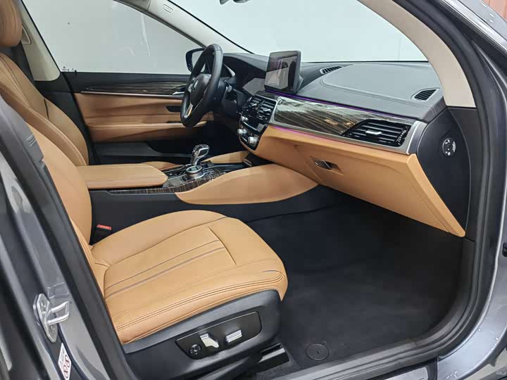 BMW 6-Series 2021 630i — фото 18