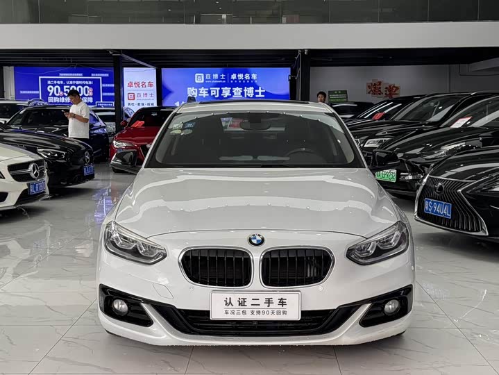 BMW 1-Series 2018 118i Sport — фото 7