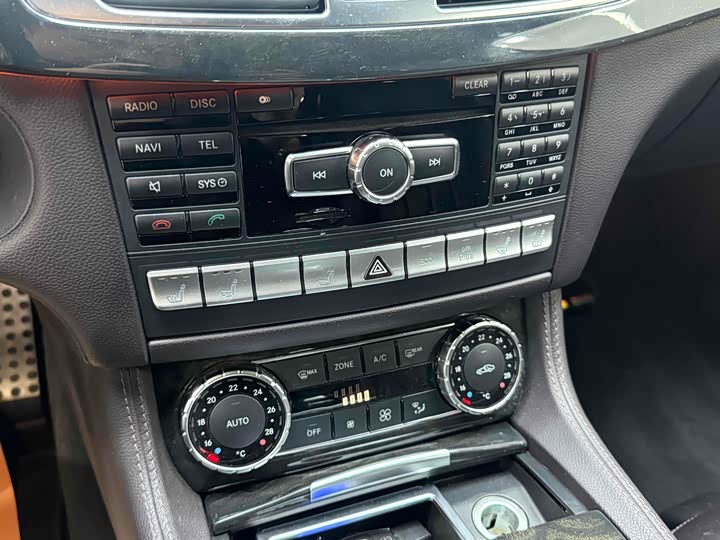 Mercedes-Benz CLS 2013 CLS 350 — фото 23