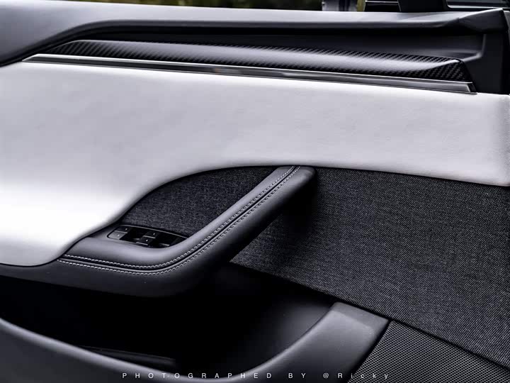 Tesla Model — фото 11