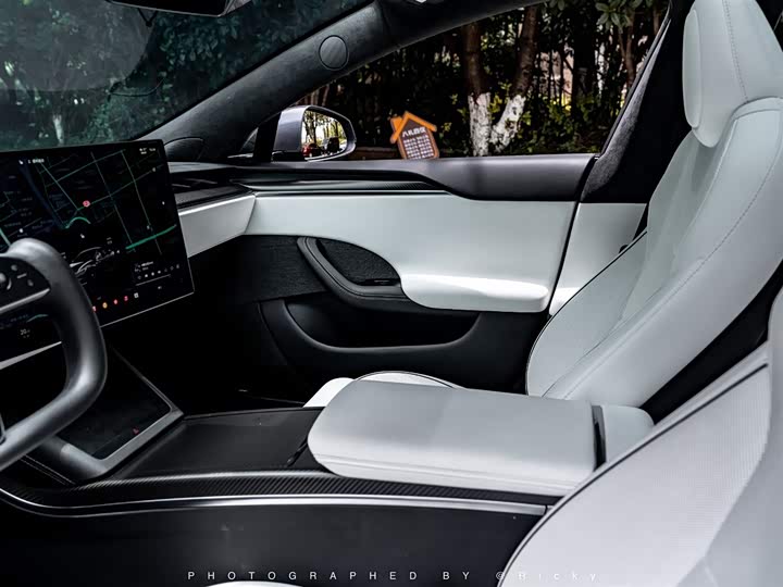 Tesla Model — фото 8