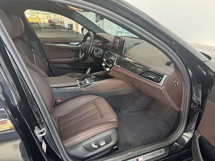 BMW 5-Series 2021 530 Li Leading M — фото 15