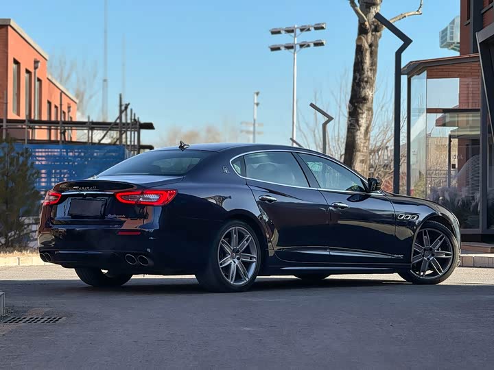 Maserati Quattroporte — фото 19