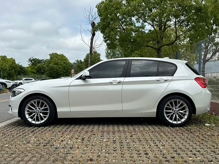 BMW 1-Series 2016 120i — фото 4