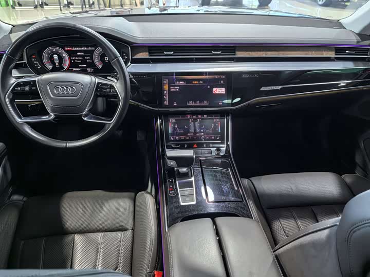 Audi A 8 2018 A 8 L 55 TFSI quattro Luxury — фото 10