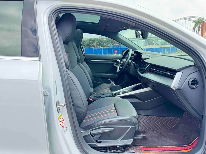 Audi A3 2023 Sportback 35 TFSI Sport — фото 12