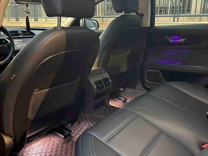 Jaguar XEL 2022 2.0 T 250 PS R-DYNAMIC S — фото 16