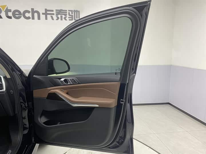 BMW X5 2019 x Drive 40i M — фото 25