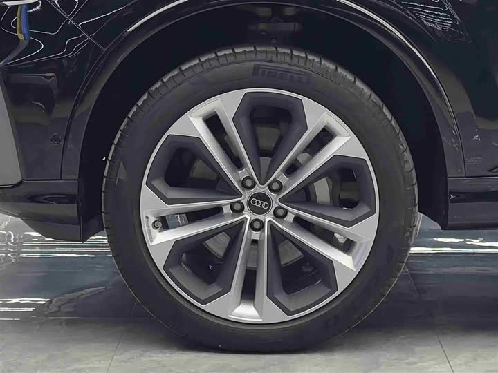 Audi Q7 2023 55 TFSI quattro S line Sport — фото 4