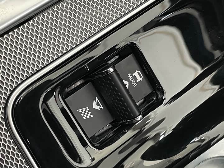 Jaguar XEL 2021 2.0 T 250 PS R-DYNAMIC S — фото 27