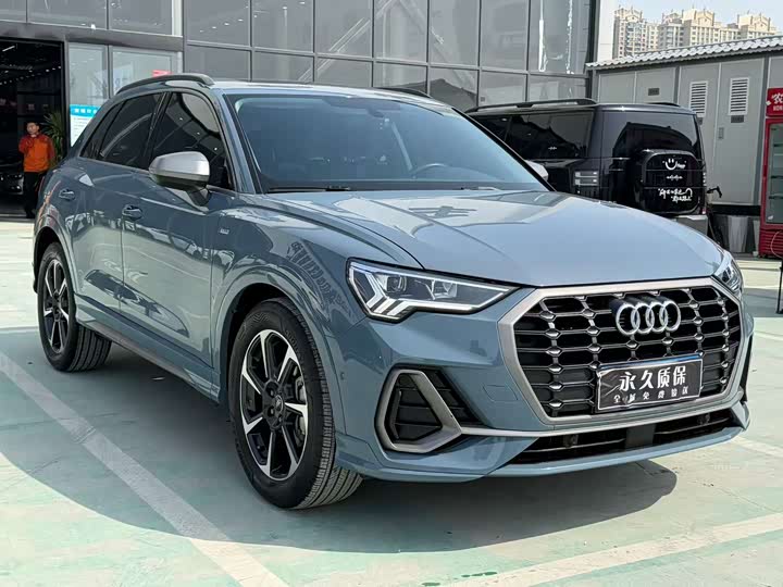 Audi Q3 2023 40 TFSI RS — фото 3