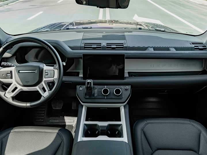 Land Rover Defender — фото 17