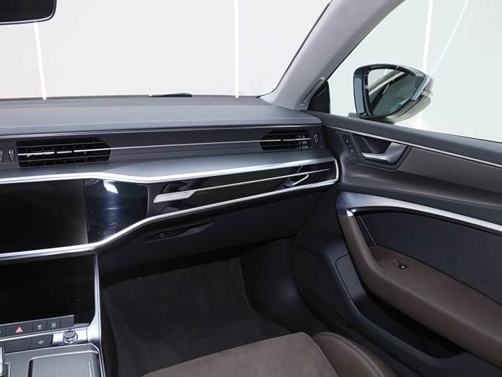 Audi A7L 2024 45 TFSI S-line — фото 13