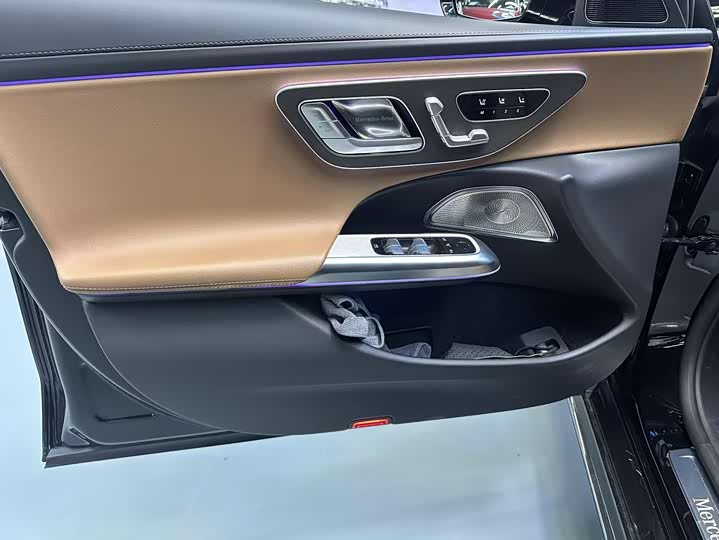 Mercedes-Benz E-Class 2025 E 300 L Luxury — фото 14