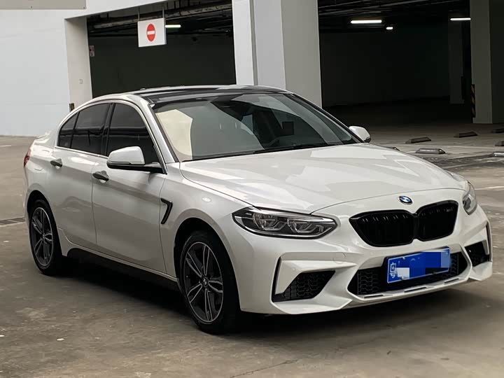 BMW 1-Series 2019 118i — фото 3