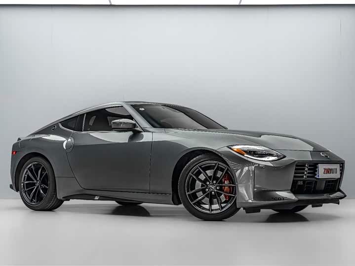 Nissan 400 Z 2023 3.0 T — фото 3