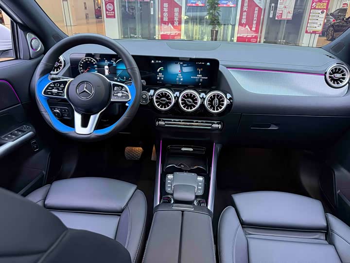 Mercedes-Benz GLA 2023 GLA 220 — фото 13