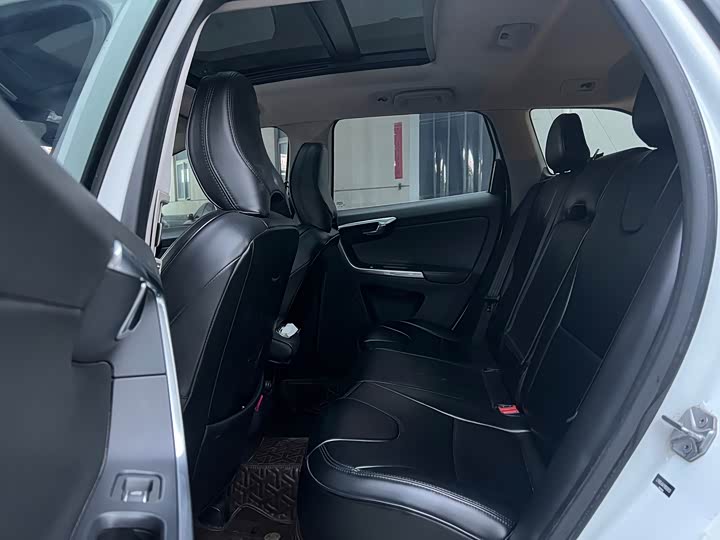 Volvo XC60 2017 T 5 AWD — фото 14