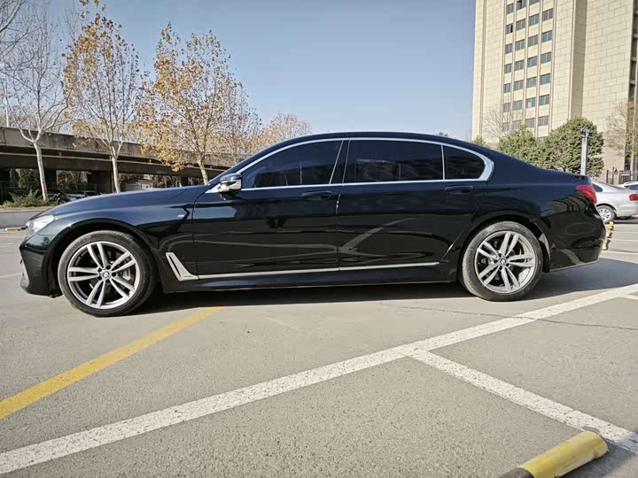 BMW 7 Series — фото 4