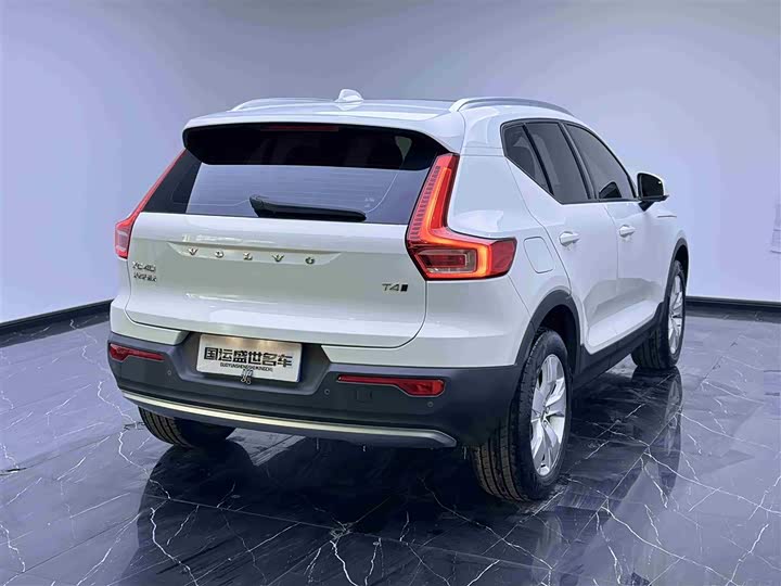 Volvo XC40 2022 T 4 WD — фото 4