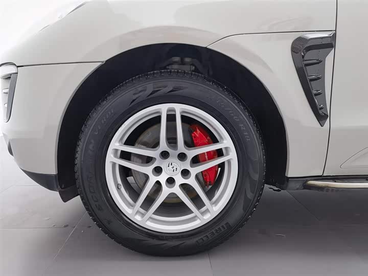 Porsche Macan 2017 Macan 2.0 T — фото 17