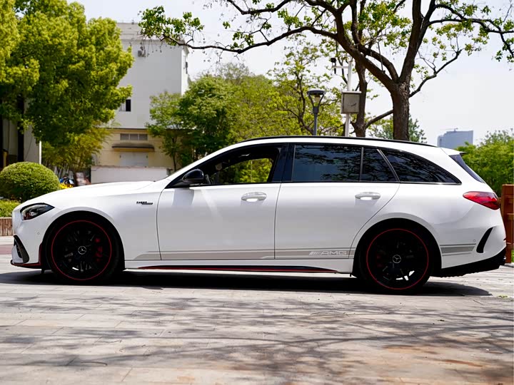 Mercedes-Benz C-Class 2024 AMG C 43 4 MATIC — фото 3