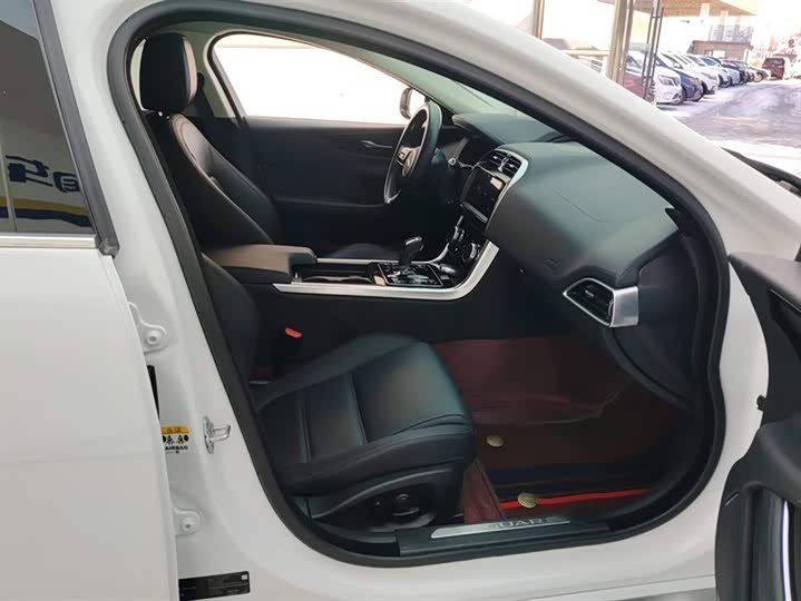 Jaguar XEL 2021 2.0 T 250 PS S — фото 8