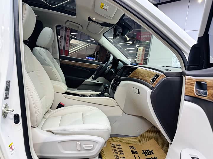 Trumpchi GS8 2017 320 T 2 WD ( ) — фото 18