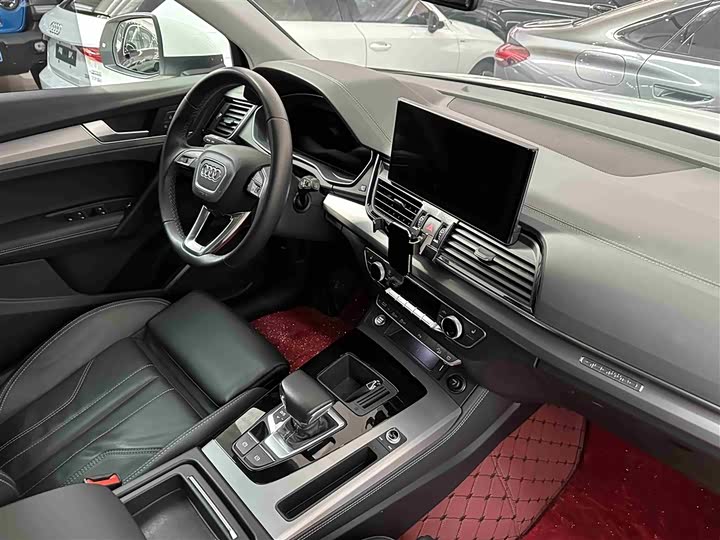 Audi Q5L 2022 40 T — фото 16