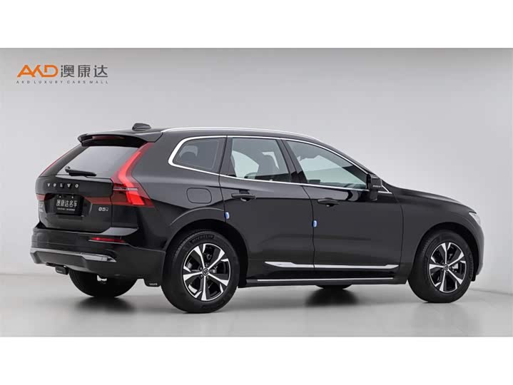 Volvo XC60 2026 B 5 4 WD — фото 3