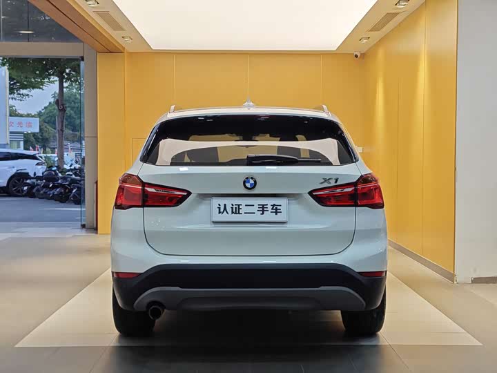 BMW X1 2016 s Drive 18 Li — фото 29