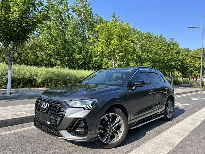 Audi Q3 2023 35 TFSI (1.4 T) — фото 1