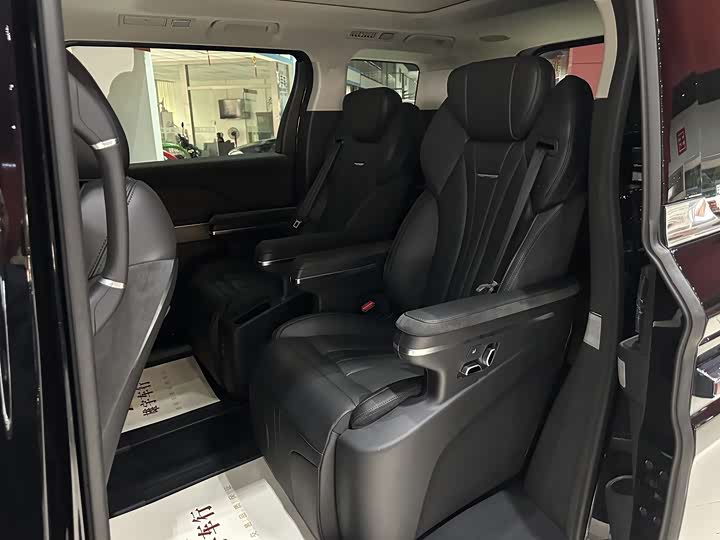 Hongqi HQ9 PHEV 2024 2.0 T 4 WD — фото 6