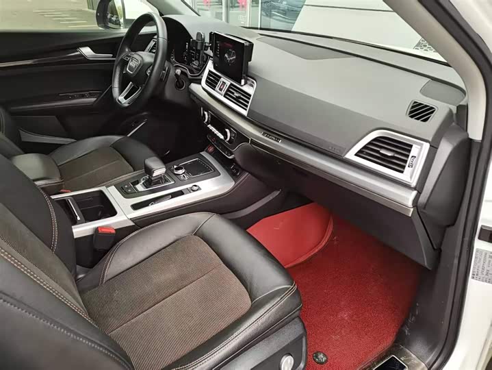 Audi Q5L 2018 40 TFSI V — фото 11
