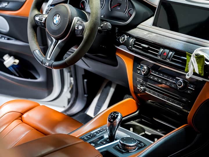 BMW X6 M 2015 X 6 M — фото 13